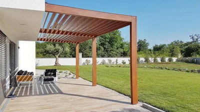 Remplacement d’une pergola en bois adossée à une terrasse à Toulouse