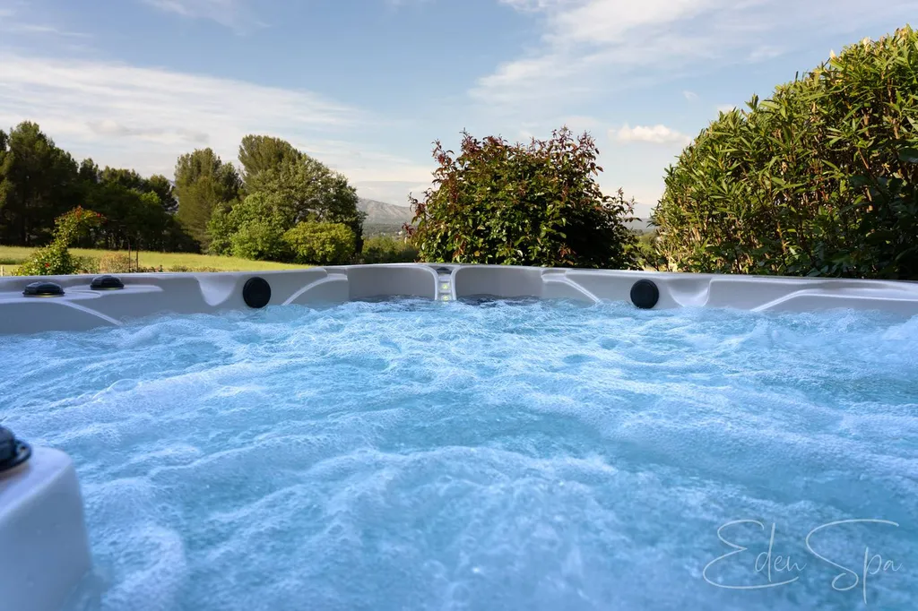 spa jacuzzi canadien pertuis
