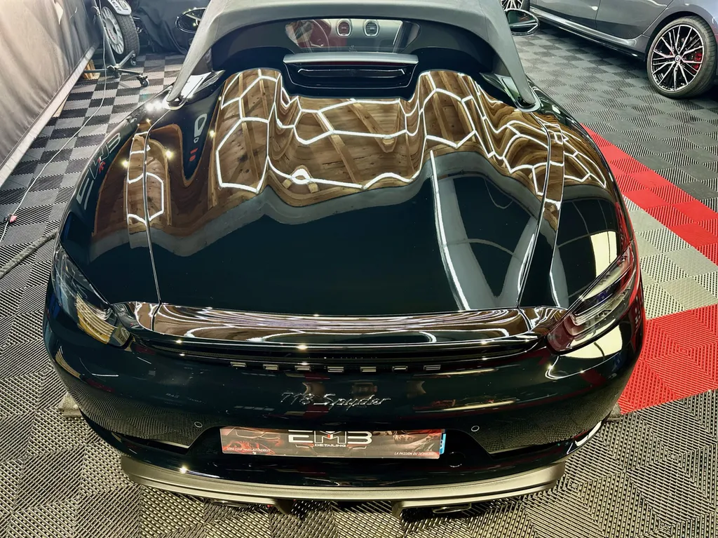 Traitement céramique by EMB DETAILING spécialiste Porsche sur Lyon 