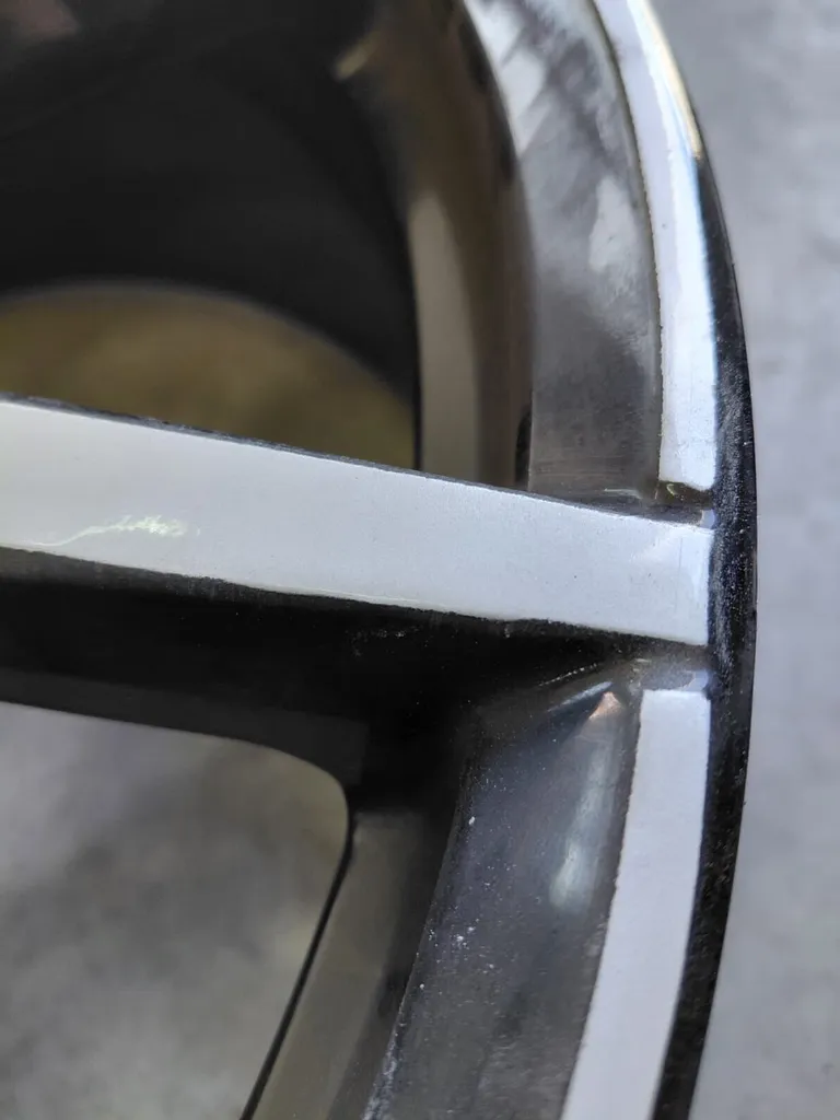 Rénovation de jante d’Aston Martin à Lyon