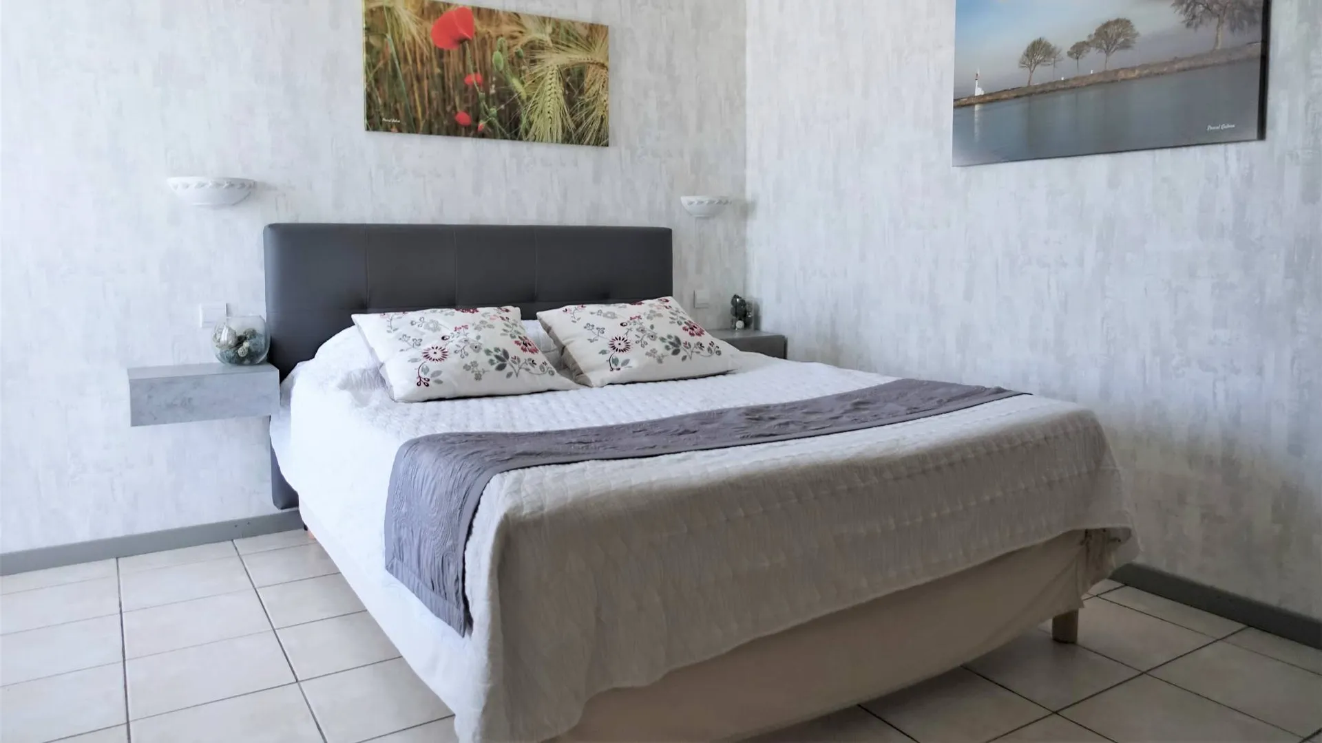 Maison de ville gros potentiel chambres d'hôtes, 7 chambres (dont 3 chambres d'hôtes), 3 salles d'eau à 3 min du front de mer. Axe Le Tréport 76470 - Saint-Valery-sur-Somme 80230