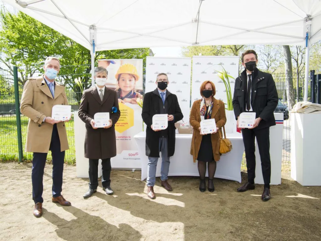 Reportage photographique événementiel inauguration de la Résidence D'Clic Pont-de-Claix Hervé Legros Christophe Ferrari Bertrand Converso Lionel Beffre avec les trophées