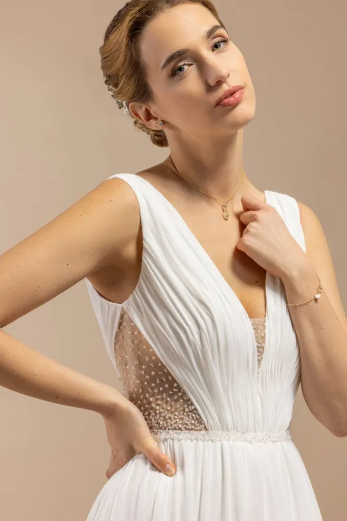 Robe de mariée simple fluide à Marseille