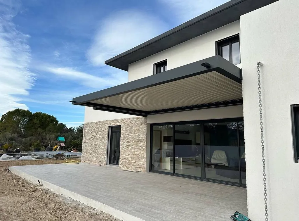 PERGOLAS BIOCLIMATIQUES A VENELLE