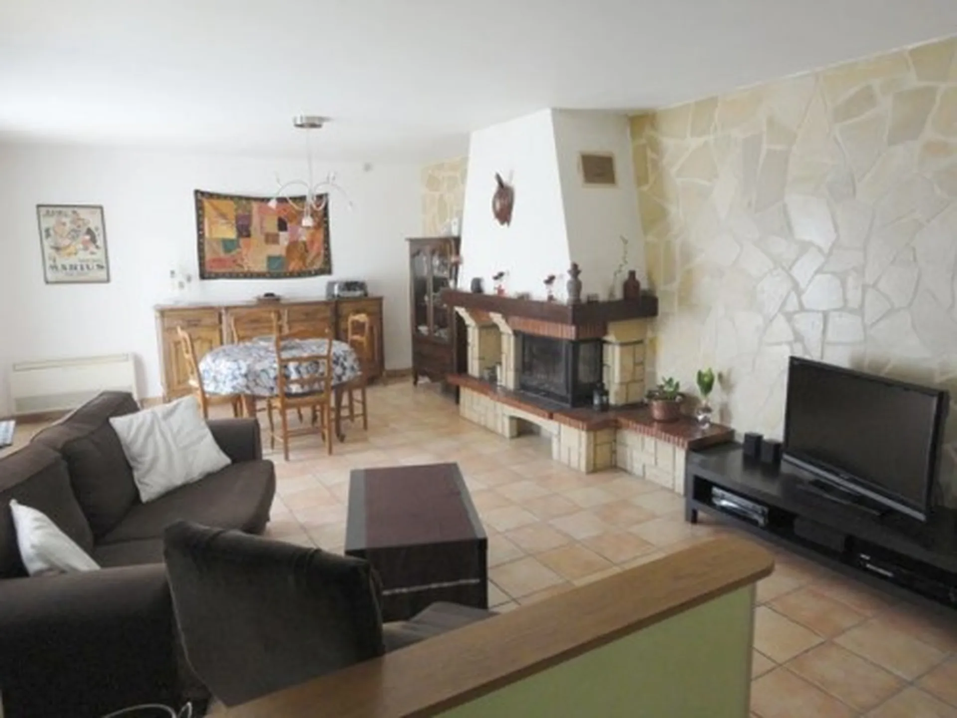 Vente maison Roquefort la Bédoule proche commodités sur 610m² de terrain avec piscine