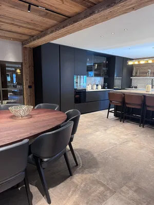 Cuisine de prestige à La Clusaz : l'alliance du Fenix Ingo et de la pierre Taj Mahal