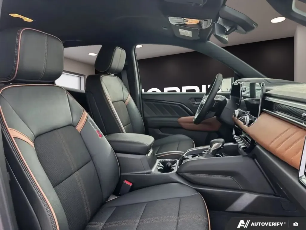 Intérieur cuir GMC Canyon AT4 2026 : confort premium et finition haut de gamme