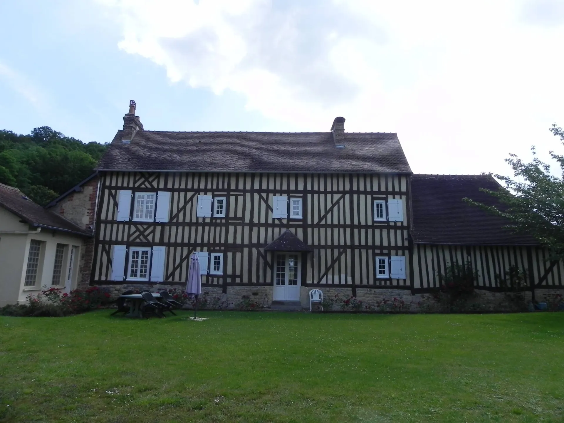 A vendre authentique demeure de caractère et son terrain arboré de 3Ha 40a en Normandie 14