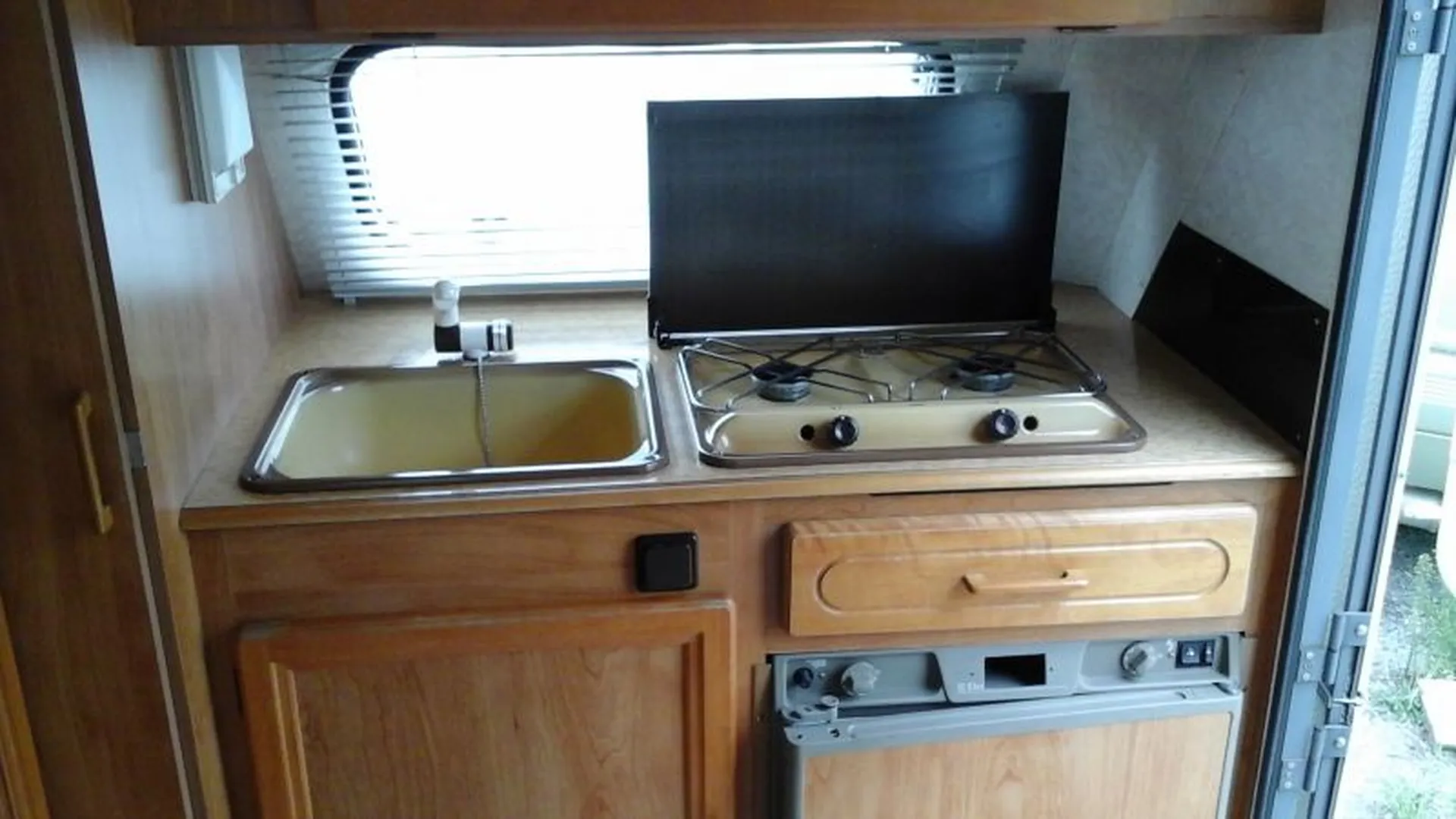 frigo trimixte et réchaud 2 feux