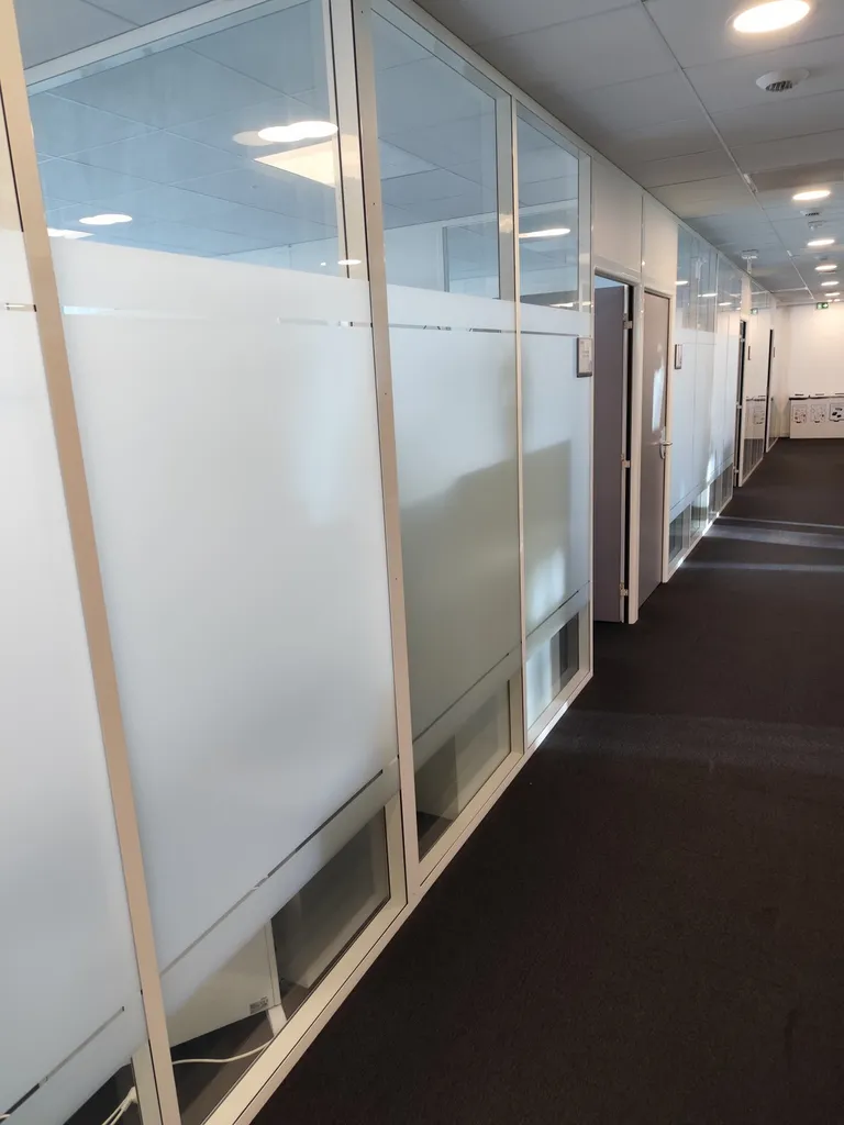 FILMS DÉPOLI BLANC CLOISONS VITRÉES ENTREPRISE ORTEC
