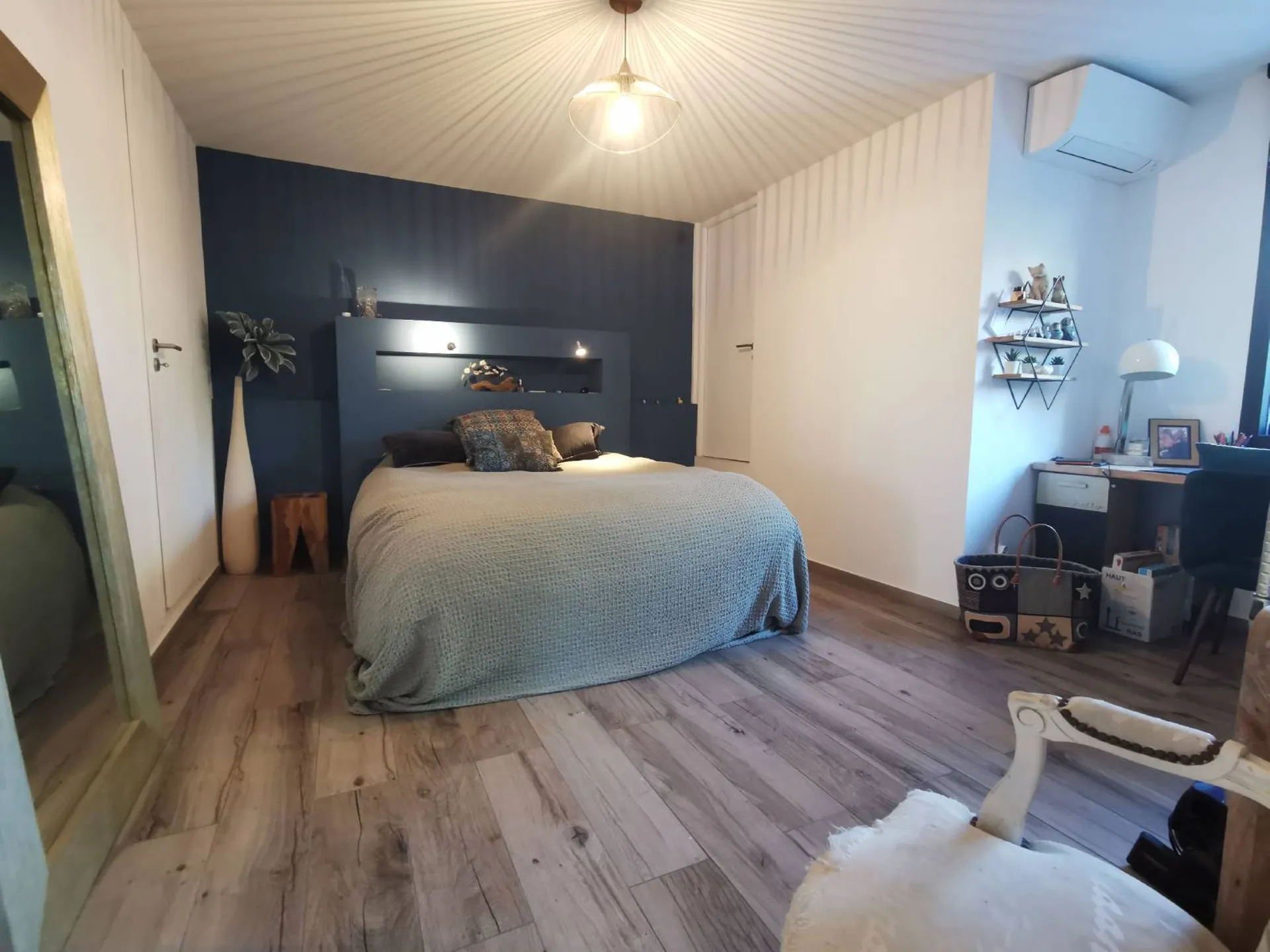 Appartement Cassis  dans le centre du village avec jardin et deux parkings privés