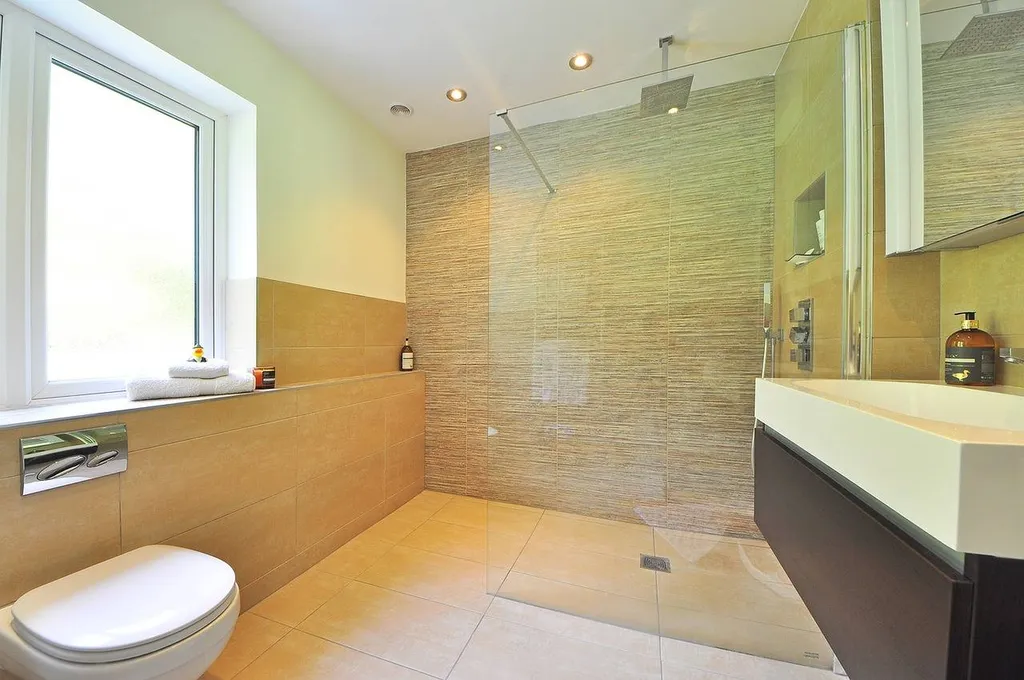 Rénovation de salle de bains complète : pourquoi faire appel à un artisan spécialisé ? Bassens 33