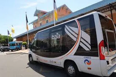 Navette BAÏA devant la gare d'Arcachon