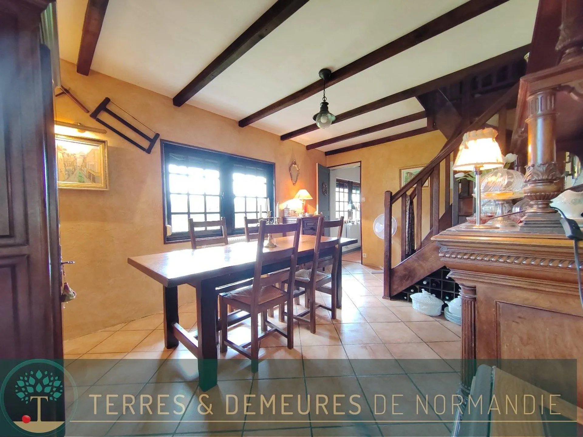 BOURNEVILLE-SAINTE-CROIX  (27500), 5 minutes des commerces.