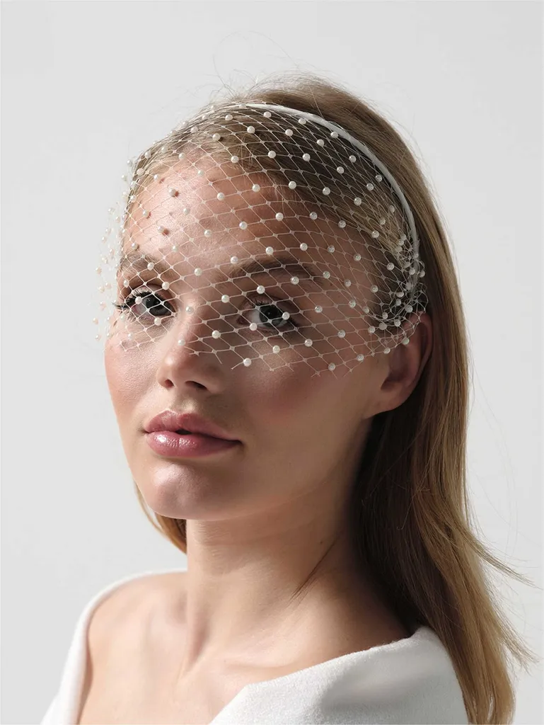 Voilette à perles pour mariée à Marseille centre-ville