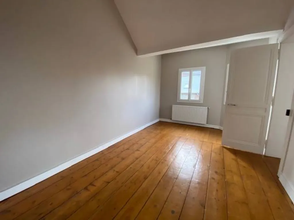 A acheter maison bourgeoise entièrement rénové de 130m² sur 350m² de terrain sur la commune de SAINT AUBIN LES ELBEUF 76410