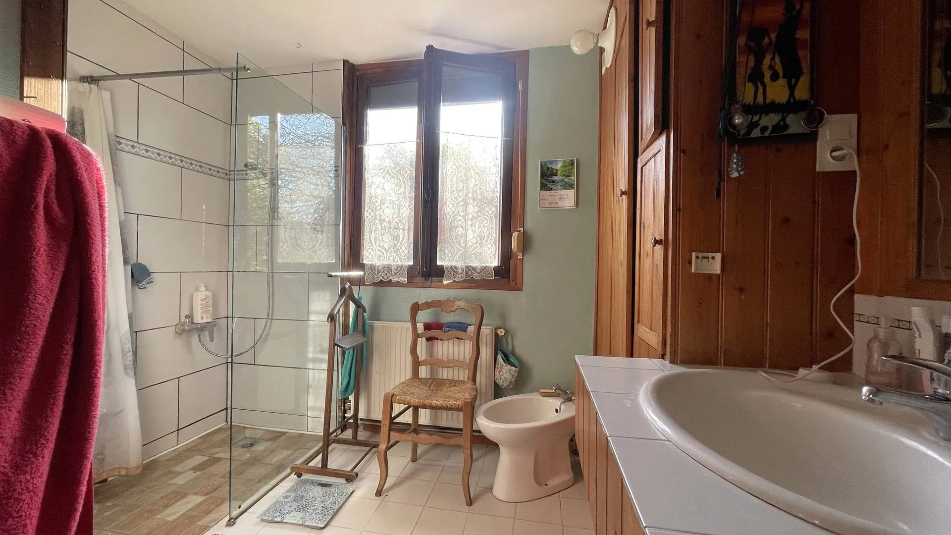 Maison familiale avec gîte – À vendre en Seine-Maritime : Parfaite pour un projet de vie ou une résidence secondaire avec revenu complémentaire.