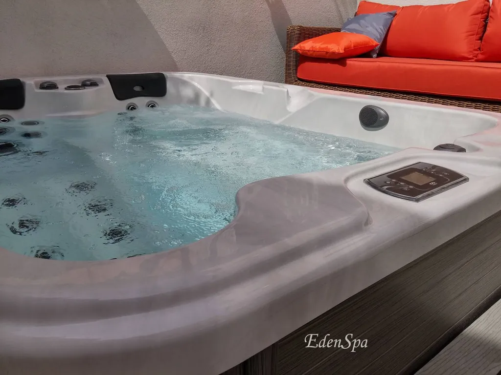 spa 3 places semi encastre aix-en-provence