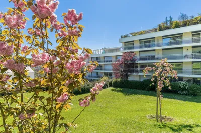 SÈVRES Quartier de la Monesse à vendre un appartement dans une résidence de standing en pierre de taille – Environnement verdoyant et calme
