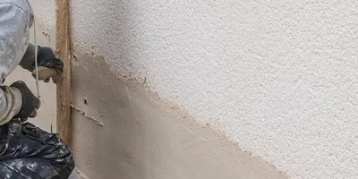 Crépissage et ravalement de façade d’immeuble résidentiel pour renforcer étanchéité, durabilité et image architecturale à