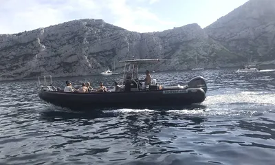 Calanques Express : bateau semi-rigide pour visite dans les Calanques avec skipper