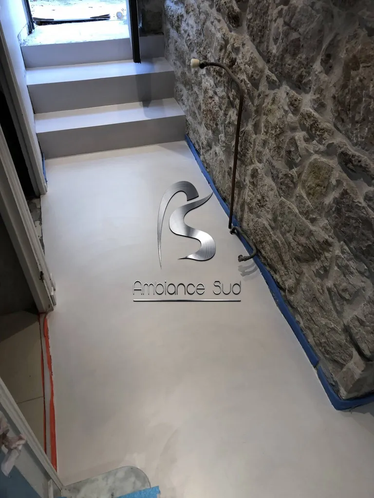 SOL EN BETON CIRE TALOCHE A HYERES 83