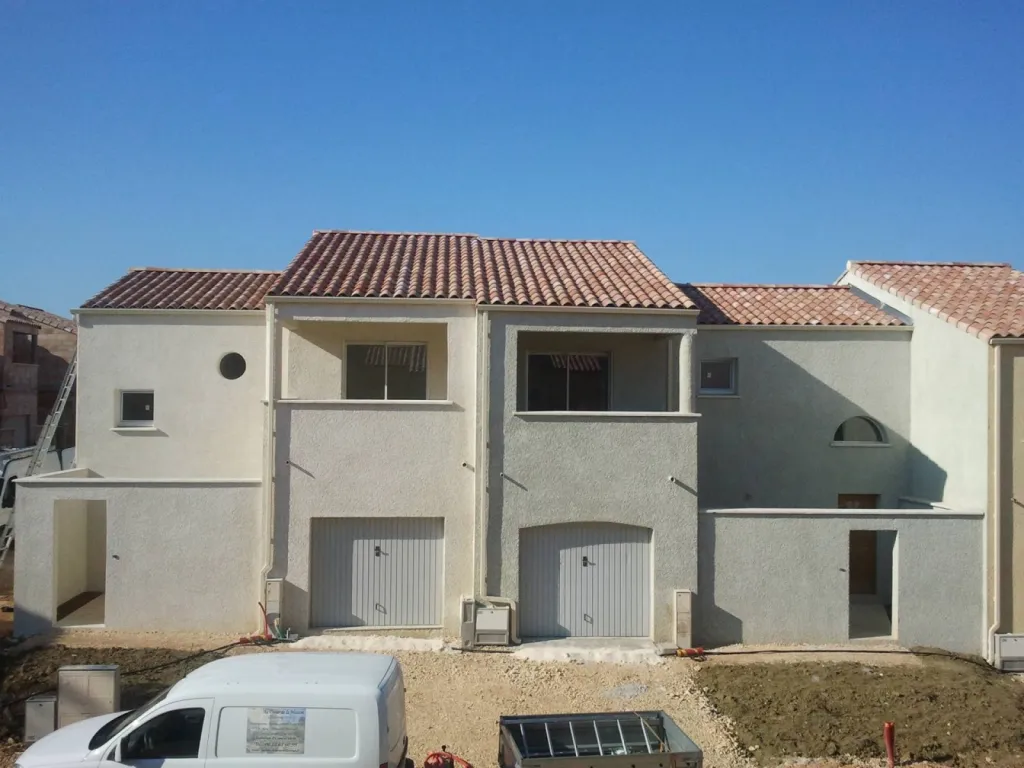 ENSEMBLE DE LOGEMENT COLLECTIF A ALES (GARD) ENSEMBLE DE LOGEMENT COLLECTIF A ALES (GARD)