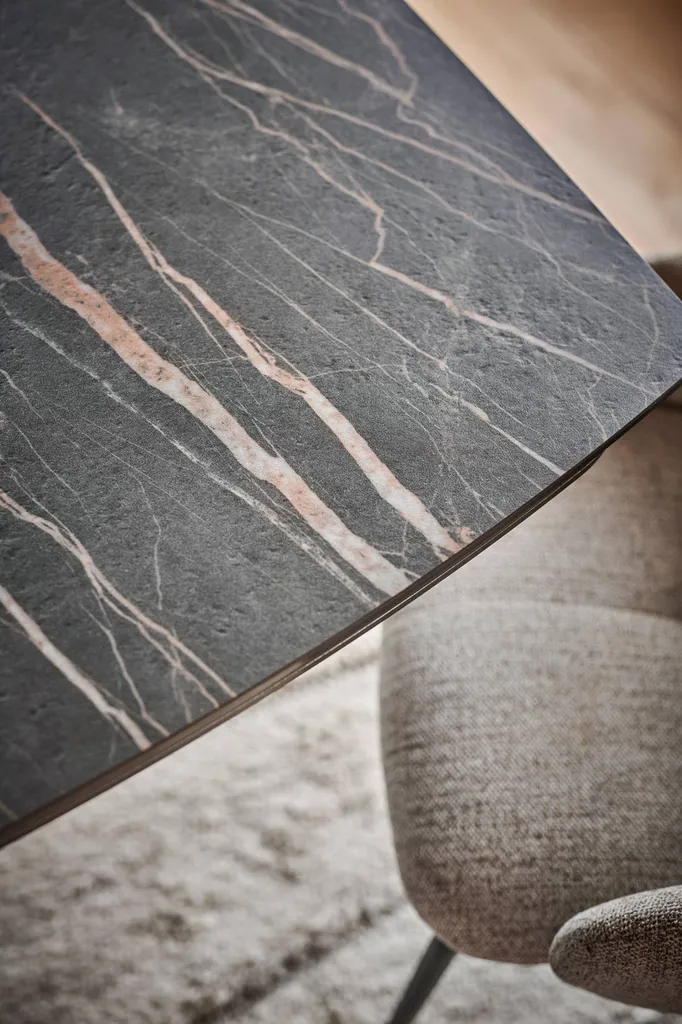 Vente d'une table céramique de fabrication Française