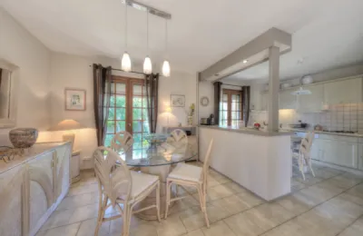 Villa 4 pièce(s) 3 chambre(s) 90 m² Saint-Aygulf (83370)