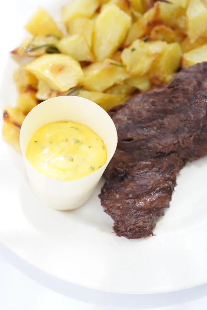 Onglet de bœuf sauce béarnaise maison