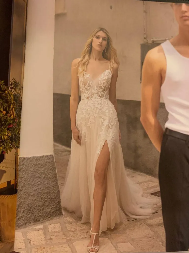 Ou acheter sa robe de mariée sur Marseille robe de créateur robe fluide et fendu