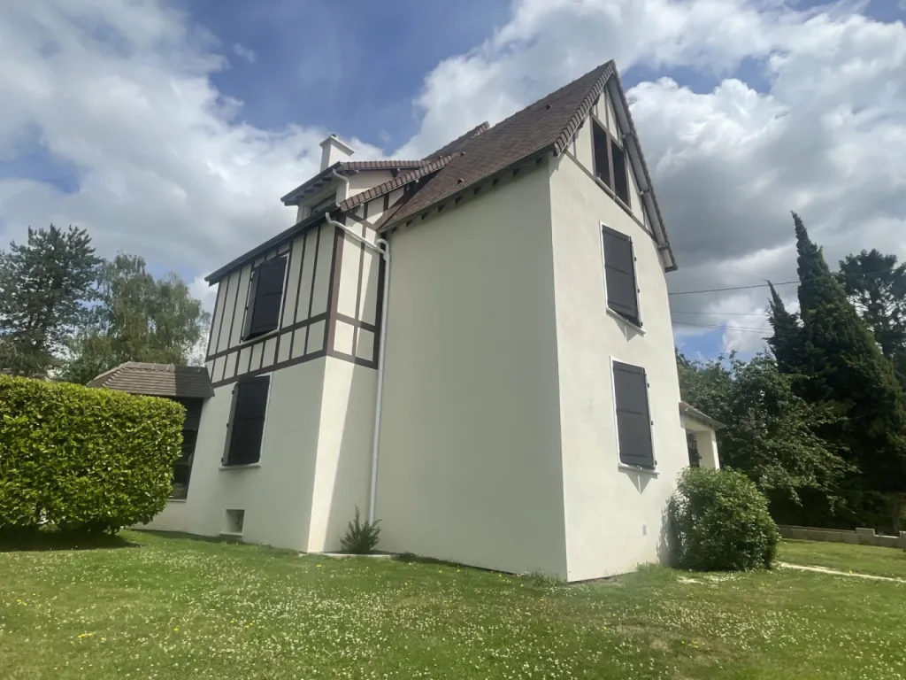 Isolation par l'extérieur avec ravalement projeté à la chaux : le choix écologique et économe d'une entreprise RGE Le Havre 76