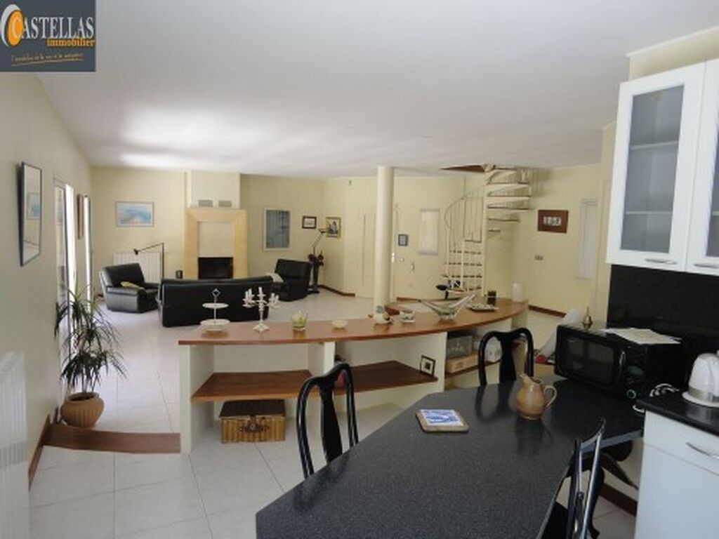 Acheter une maison  5 sur  Roquefort La Bédoule  avec grands volumes