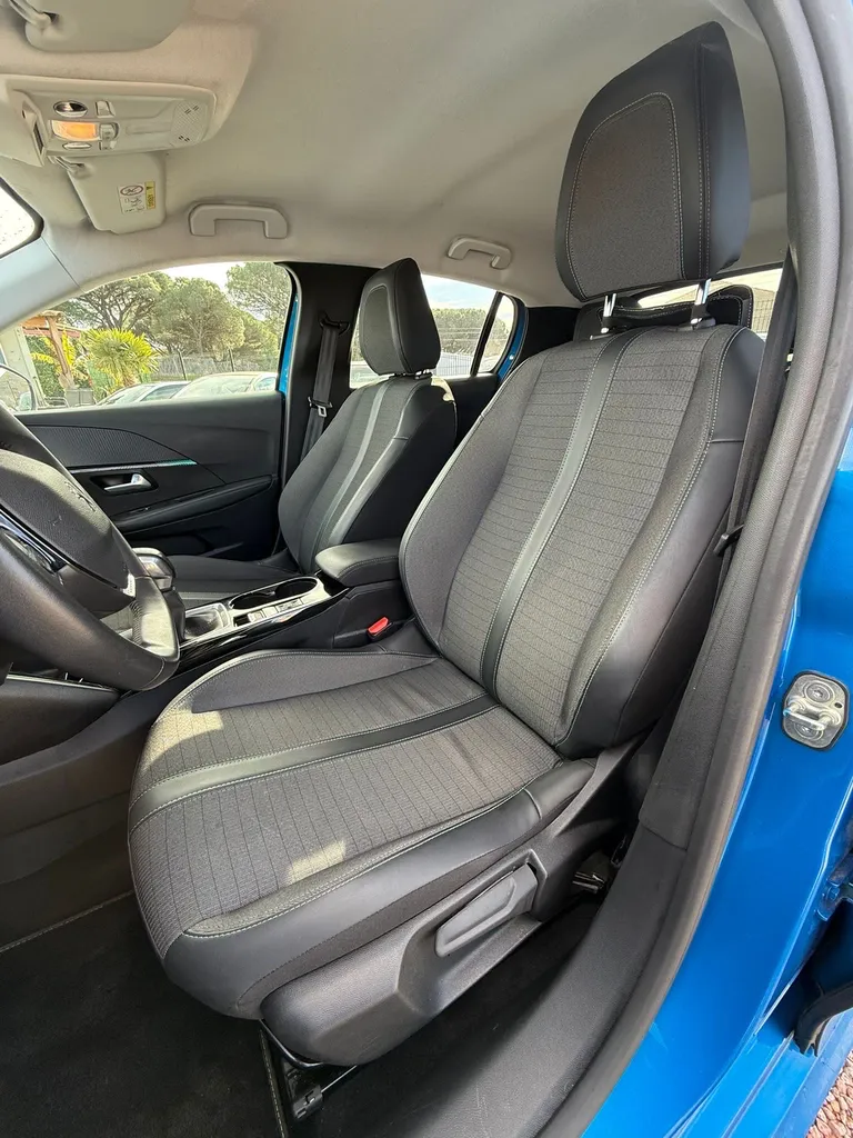  PEUGEOT 208 1.2 PURE TECH 75 CHEVAUX FINITION ALLURE