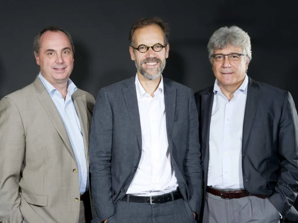 Photo d'équipe pour la société Orial prise par un photographe professionnel à Lyon-Vaise