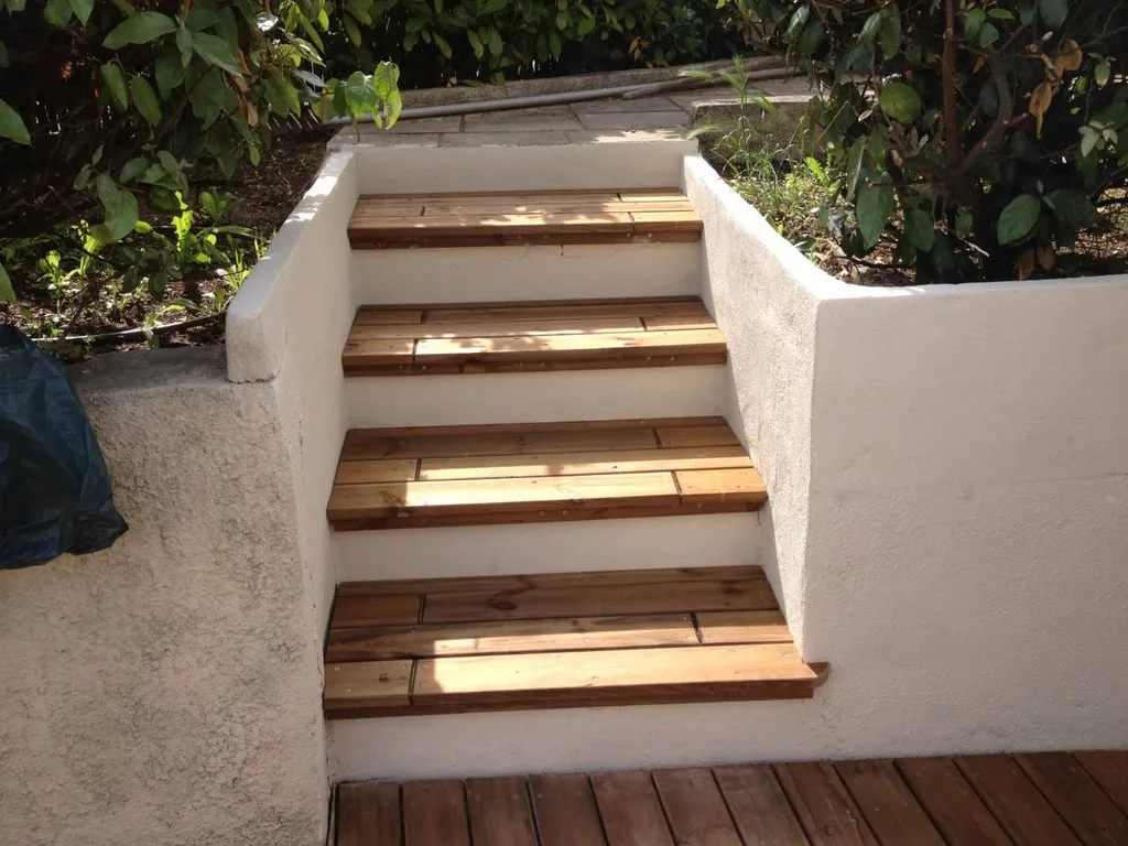 Réalisation de marches en bois par la MENUISERIE GARCIN à Peypin