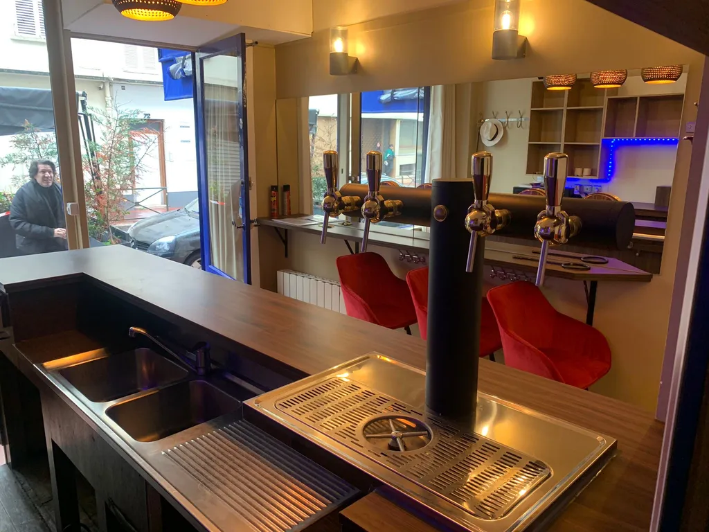 Location - Boutique 29 m², Anatole France, Rue Danton 92300 LEVALLOIS-PERRET