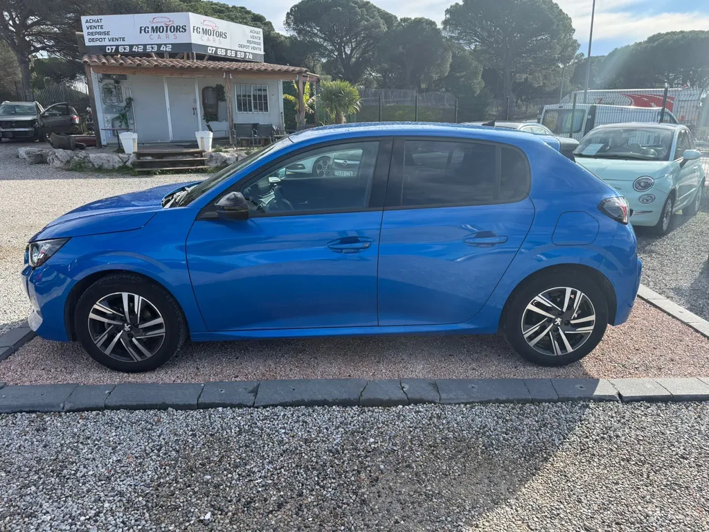  PEUGEOT 208 1.2 PURE TECH 75 CHEVAUX FINITION ALLURE