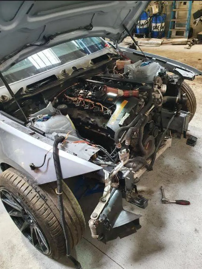 Préparation d'une BMW serie 1 e88 pour le drift dans votre garage spécialisé proche de Bordeaux