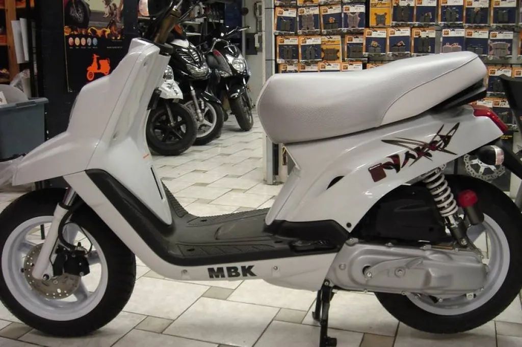 scooter neuf mbk booster naked promo la seyne sur mer six fours les plages 