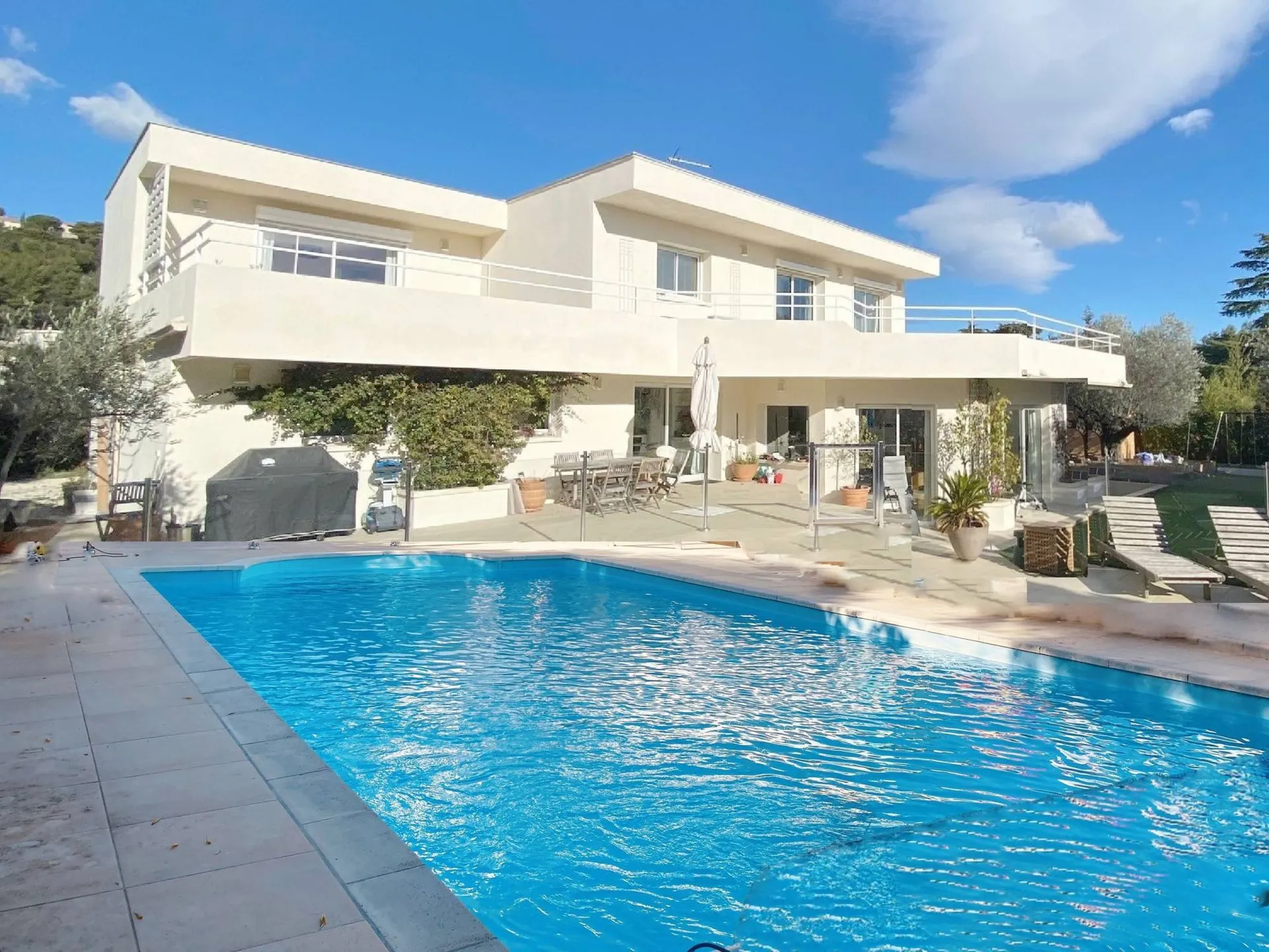 Villa prestige Carnoux en Provence a vendre 