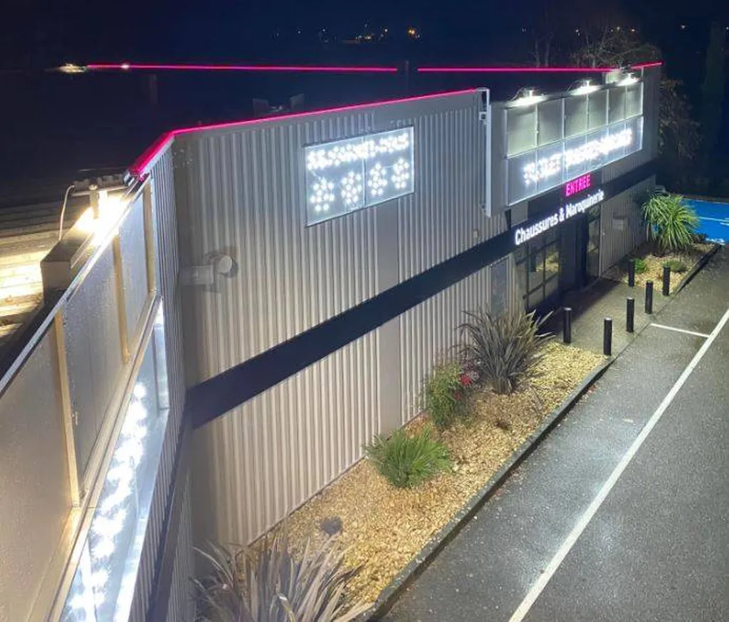 enseigne avec led rose  Degriff Stock de Montoban 