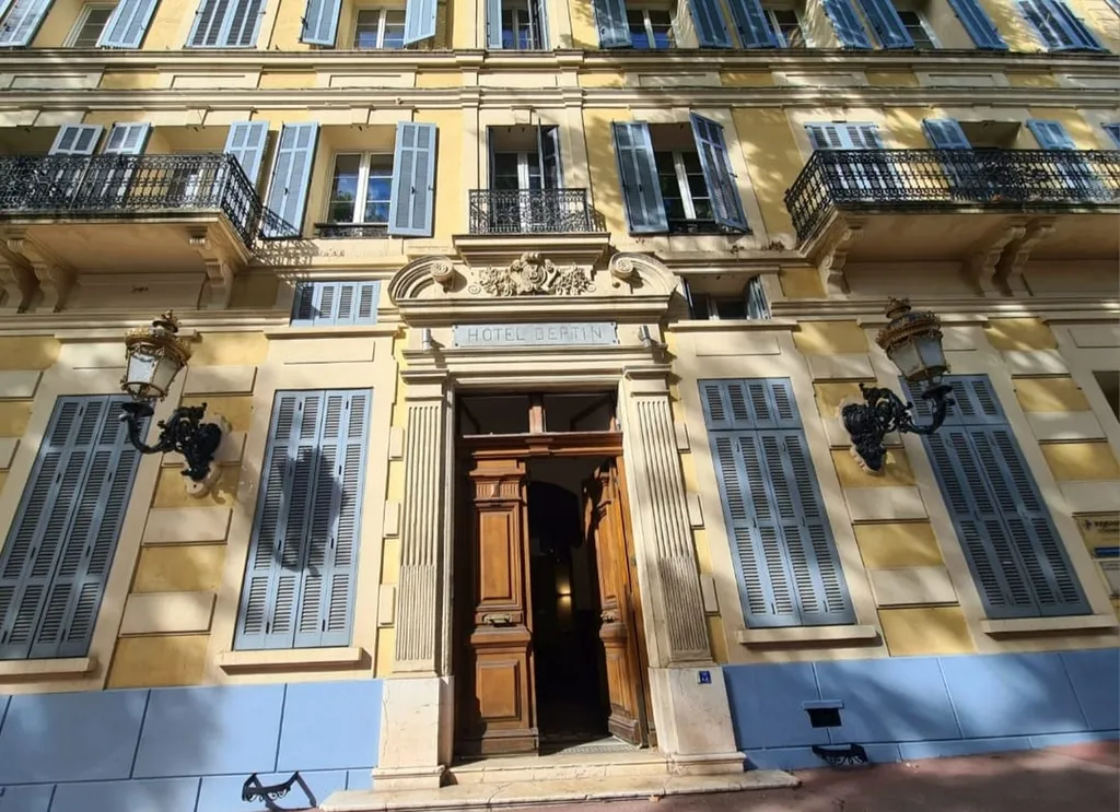 Louer une salle de banquet et réunion à Draguignan avec capacité de 100 personnes avec accès handicapé et parking