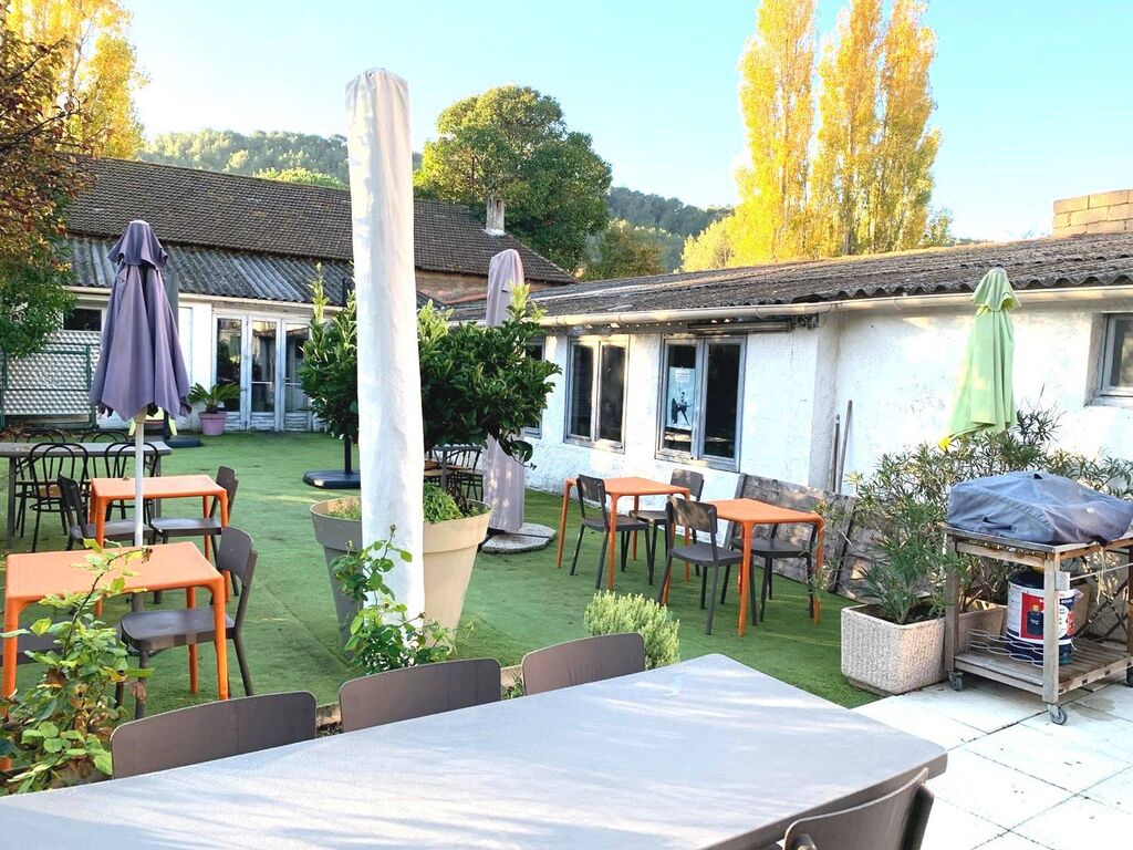 a vendre murs commerciaux restaurant salle de sport 