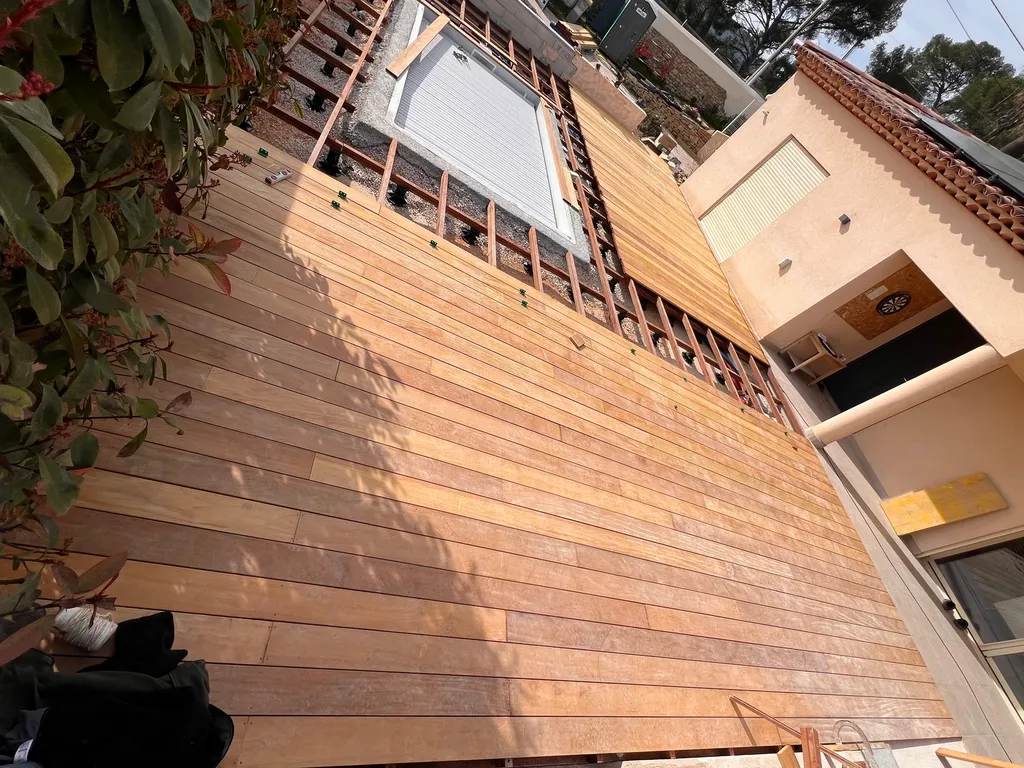 Création d’un terrain de boules, terrasse bois et aménagement paysager à La Ciotat