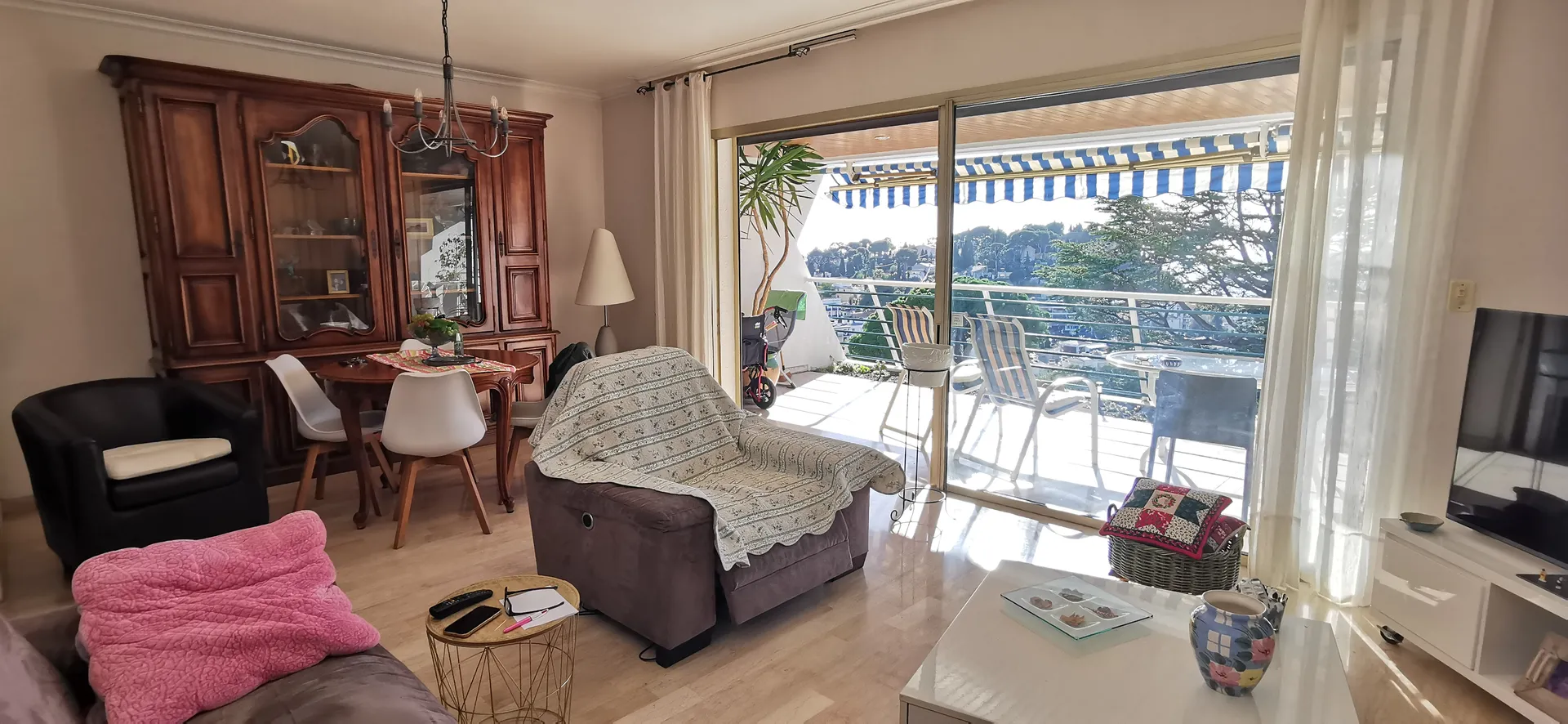Vente appartement T4 Cassis  avec terrasse vue mer et garage fermé dans résidence de standing avec piscine & ascenseur