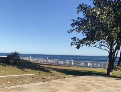Terrasse en pierre de France Roche d’Or ©, finition vieillie à la main haut de gamme en Provence, Méditerranée. FRANCEPIERRE 36 rue de Bourgogne 75007 Paris
