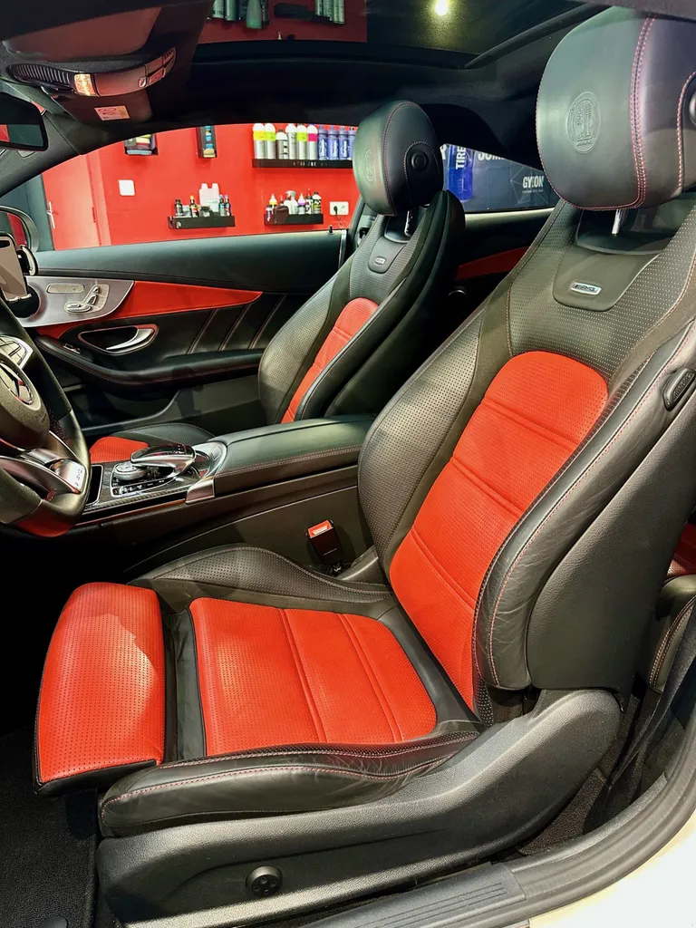 polissage Carroserie traitement céramique EMB DETAILING Vaugneray socialiste Mercedes C63 AMG