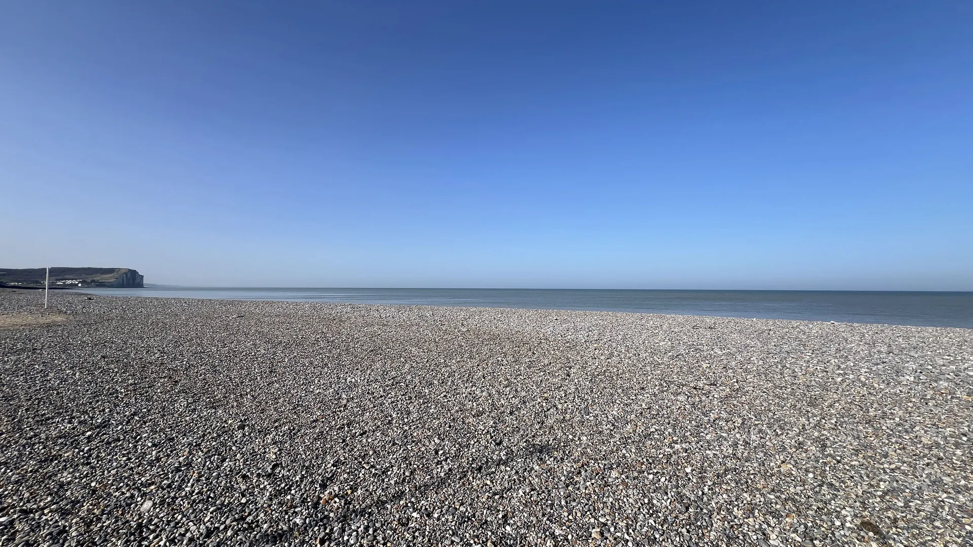 Ensemble immobilier avec 2 appartements 22m² et 13,5m² à rénover, idéal location saisonnière, à deux pas de la plage à Mesnil-Val 76910.