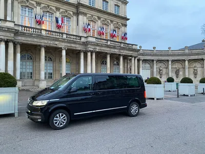 Service de transfert VTC de clients et partenaires d’affaires pour garantir une forte impression d’élégance avec des véhicules de luxe à Nancy, Metz et Thionville dans le Grand Est.